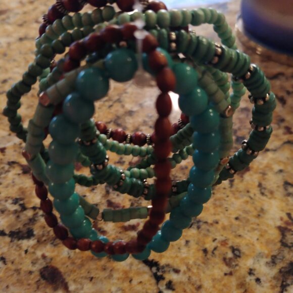 NEW Icing Set of 8 bracelets - Picture 2 of 8